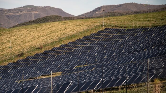 Come si ricicla un pannello solare e quanto è grande il mercato italiano dell'usato?