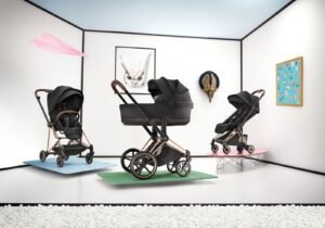 Cybex lancia la carrozzina che si piega: addio ai componenti da smontare ogni volta
