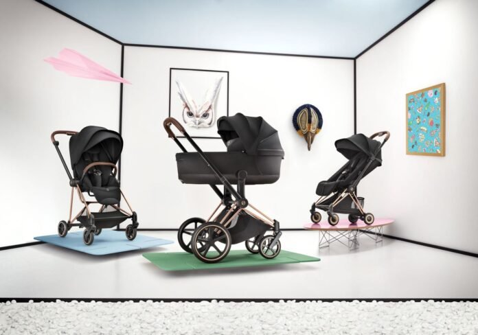 Cybex lancia la carrozzina che si piega: addio ai componenti da smontare ogni volta