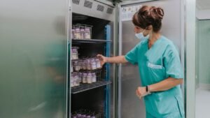 Dentro la crisi degli infermieri in Italia. Quanto ci costa lo svuotamento del servizio sanitario nazionale