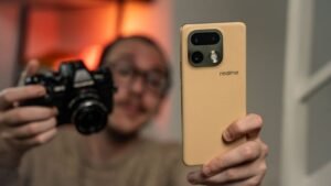 Realme 16 Pro+ alla prova: con il software e l'AI può sembrare una fotocamera