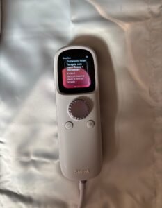 Shark CryoGlow combina led e freddo per una spa domestica in soli 8 minuti