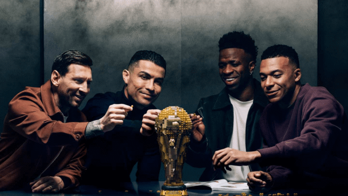 I set Lego dedicati a Messi, Ronaldo, Mbappé e Vinicius Jr.