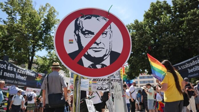 Per anni Orbán ha cancellato i diritti della comunità lgbtqia+ in Ungheria. E ora le persone cosa si aspettano? Glielo abbiamo chiesto