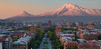 Perché mezzo mondo (europeo e occidentale) si è dato appuntamento in Armenia proprio nei giorni in cui lo stretto di Hormuz ribolle?