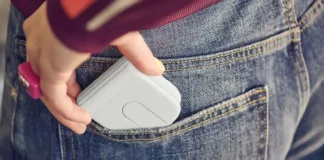 Logitech ha creato un mouse che si piega: entra in tasca e promette di rivoluzionare il lavoro in mobilità Logitech ha creato un mouse che si piega: entra in tasca e promette di rivoluzionare il lavoro in mobilità